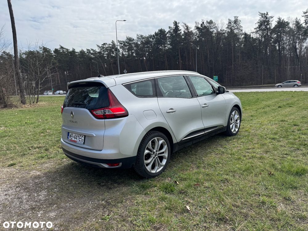 Renault Grand Scenic - 10