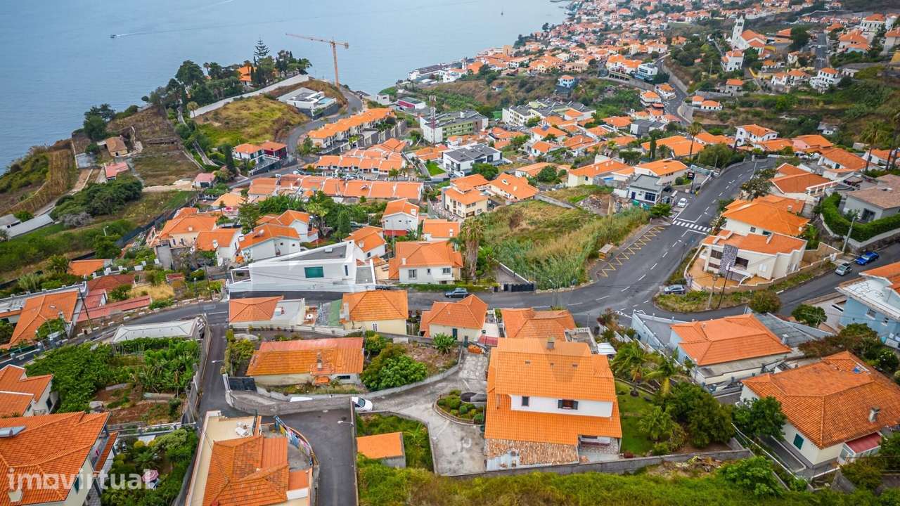 Moradia T3+1 com Vista Deslumbrante sobre a Baía do Funchal - Grande imagem: 3/41