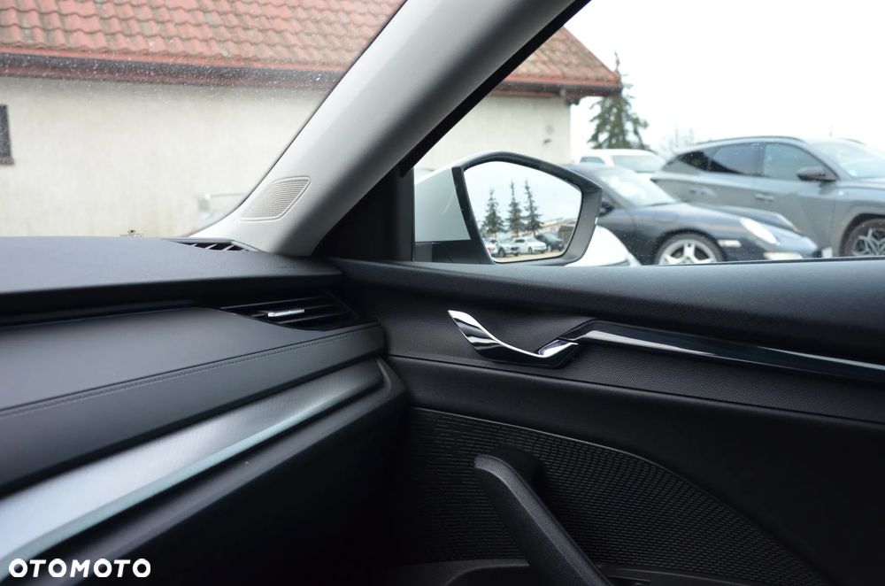 Skoda Octavia 2.0 TDI DSG 4x4 Style - 27