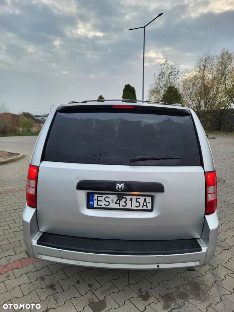 Dodge Grand Caravan - 6
