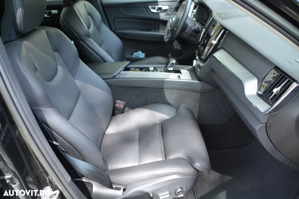 Volvo XC 60 B4 D AWD Plus Dark - 13