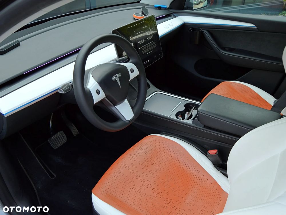 Tesla Model Y Long Range Dual Motor AWD - 7