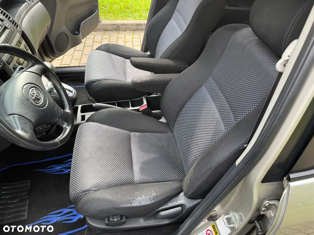 Toyota Corolla Verso - 21