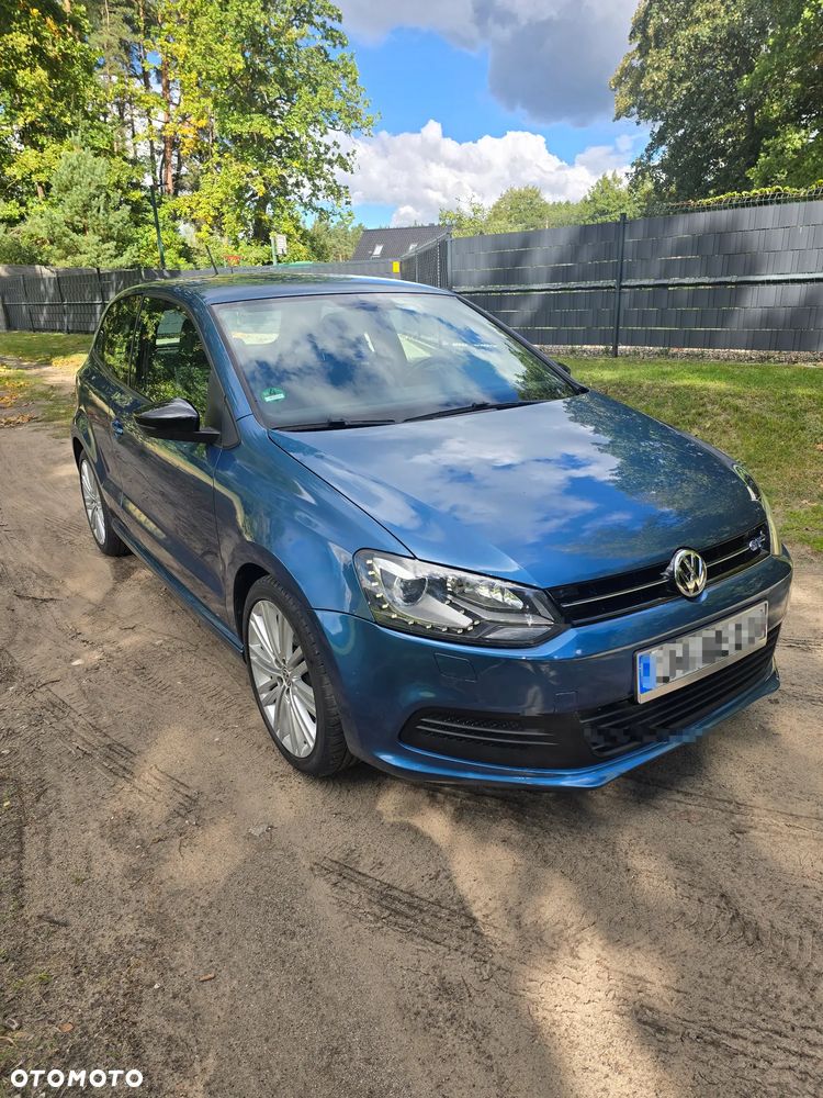 Volkswagen Polo - 2