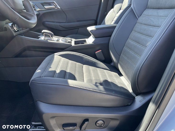 Mitsubishi Outlander - 11