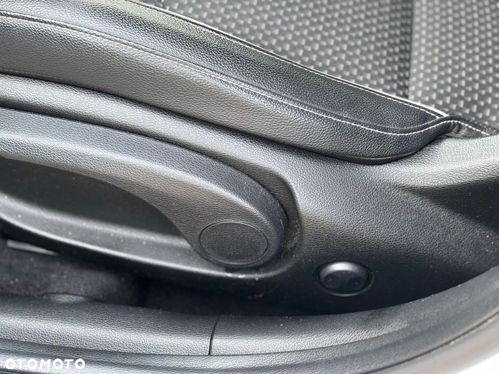 Kia Ceed 1.6 CRDi SCR L Business Line Plus - 20