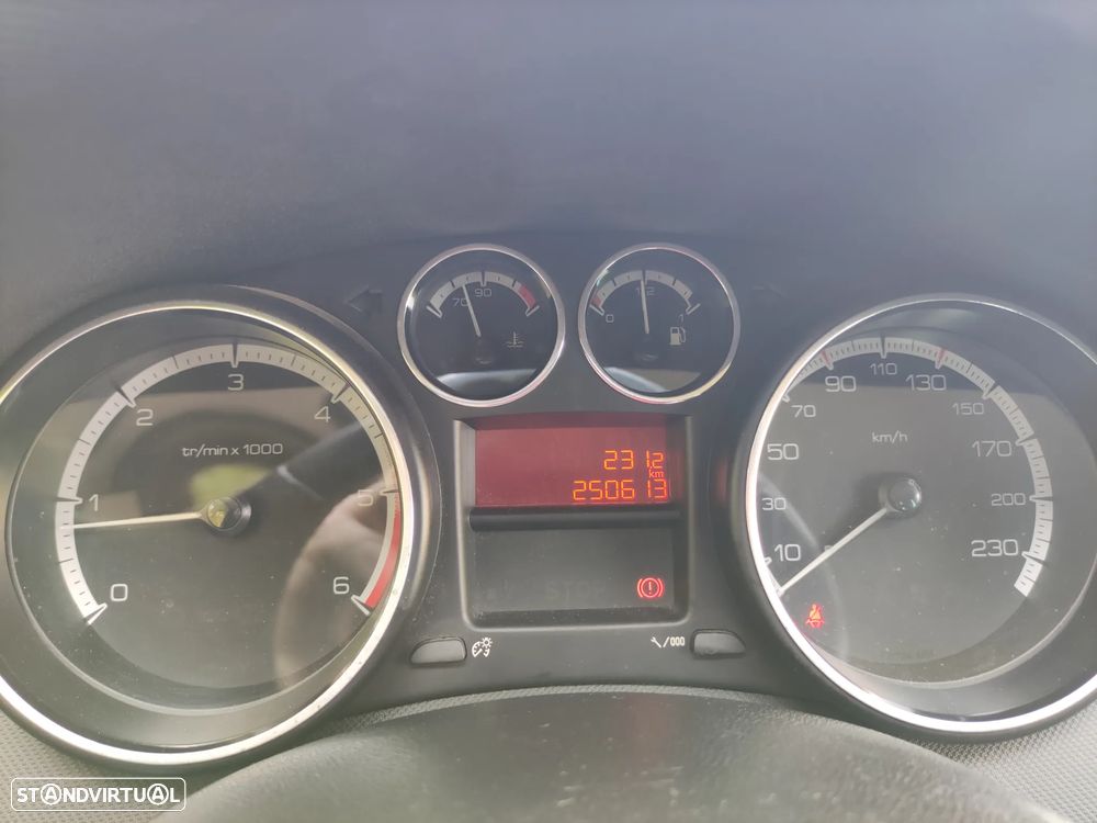 Peugeot 308 SW 1.6 HDi Executive CVM6 - 18