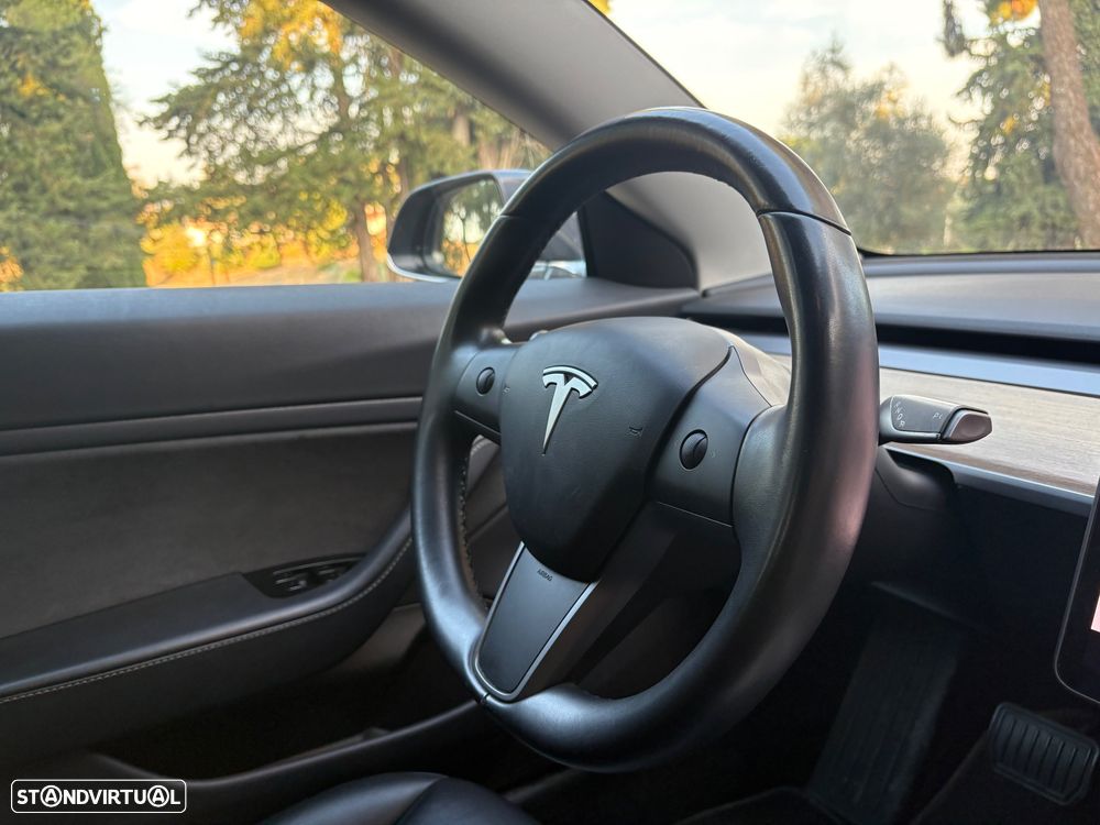 Tesla Model 3 Long-Range Dual Motor AWD - 11