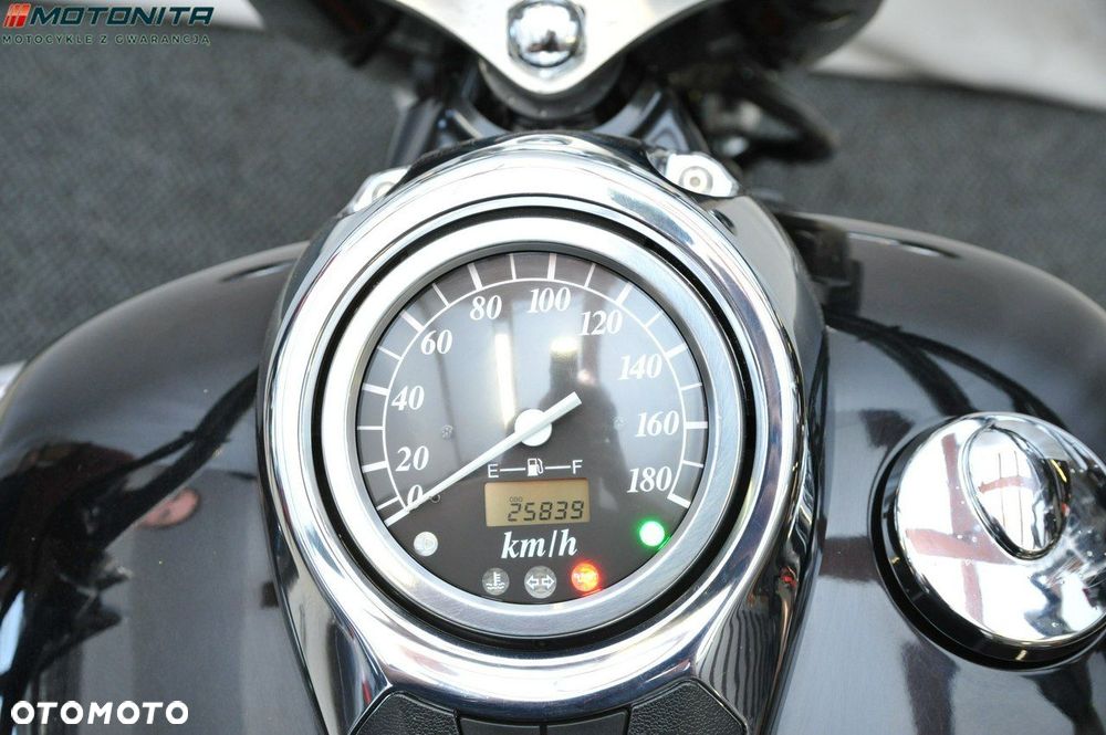 Suzuki VL 800 Volusia - Boulevard C50 - 5