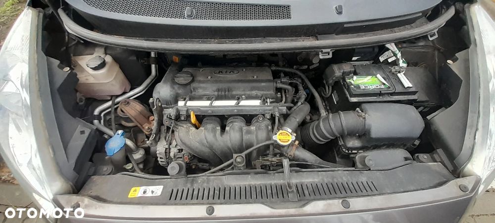 Kia Venga 1.6 L - 14