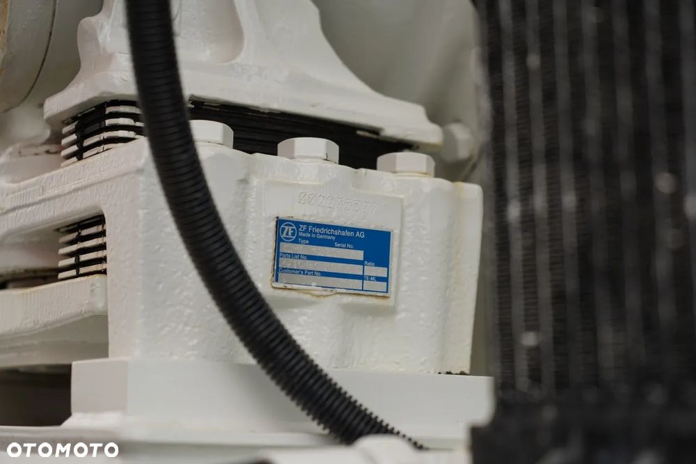 Iveco X-WAY 420 / 8X4 / BETONOMIESZARKA 9 M3 / SCHWING STETTER / AUTOMAT / EURO 6 - 19