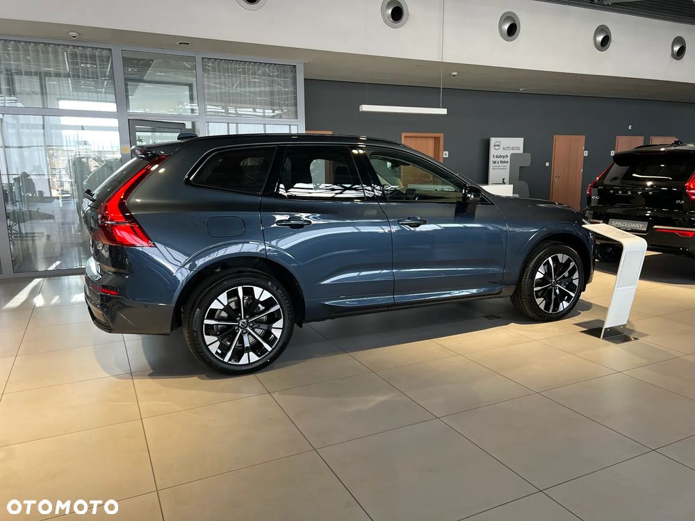Volvo XC 60 T6 Plug-In Hybrid AWD Ultra Dark - 5