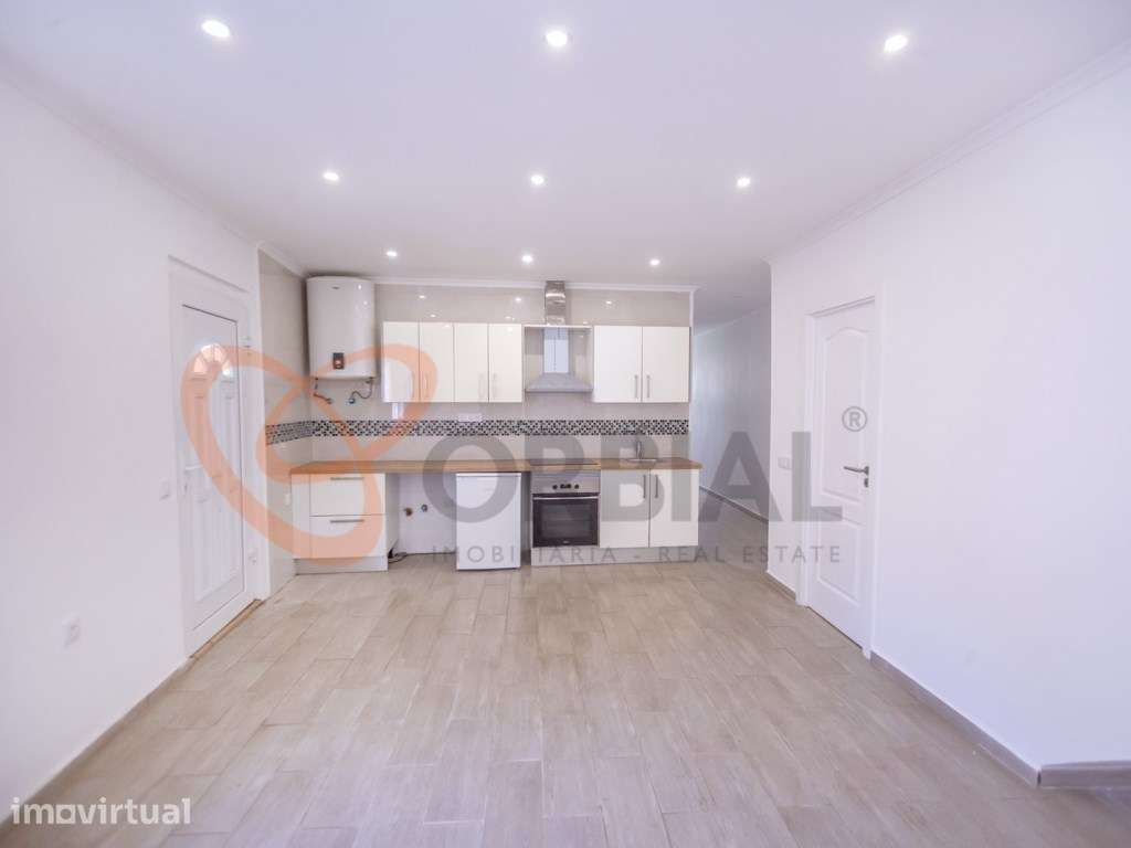 Moradia T2 no centro de Albufeira, a 5 minutos da praia - Grande imagem: 4/30