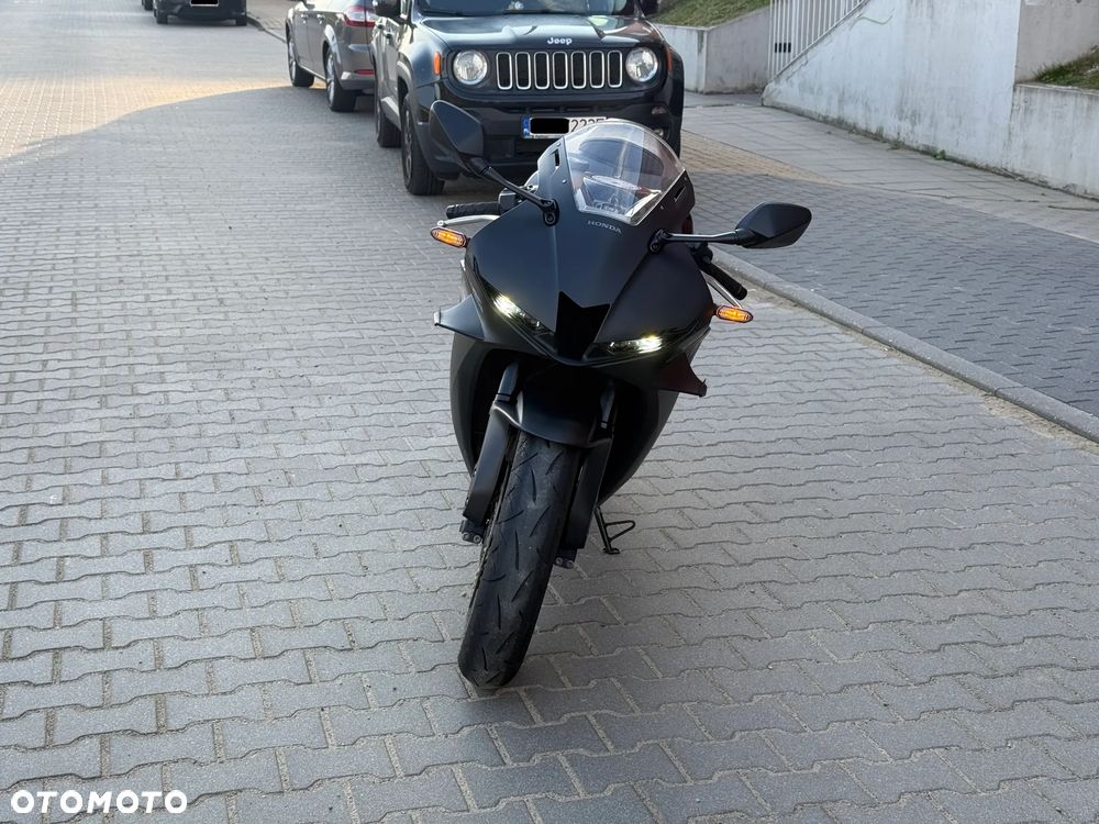 Honda CBR - 7