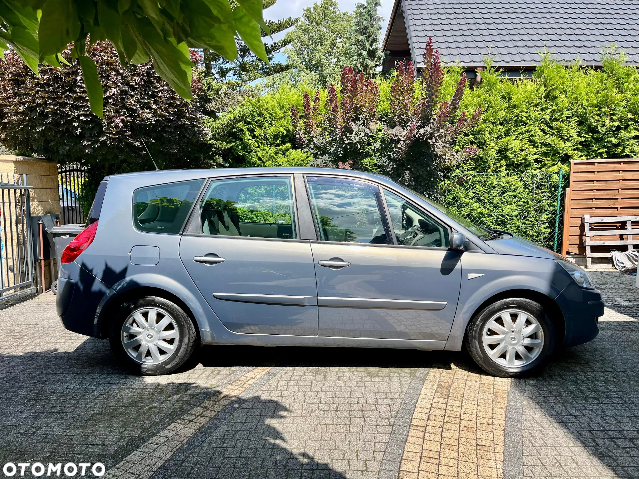 Renault Scenic 1.9 dCi Emotion - 16