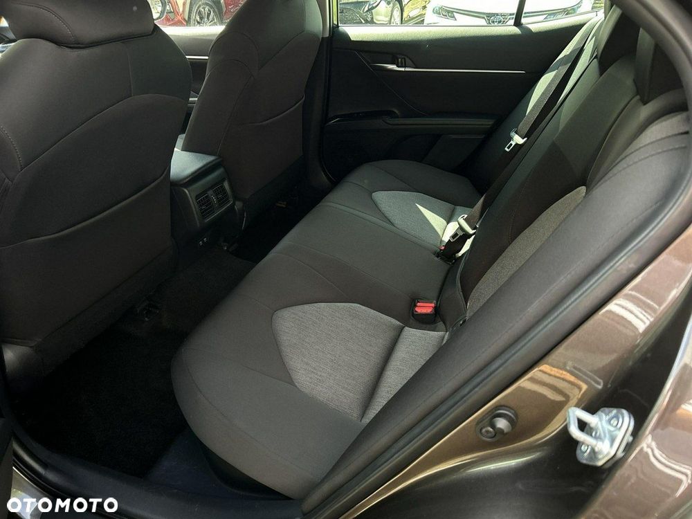 Toyota Camry 2.5 Hybrid Comfort CVT - 11