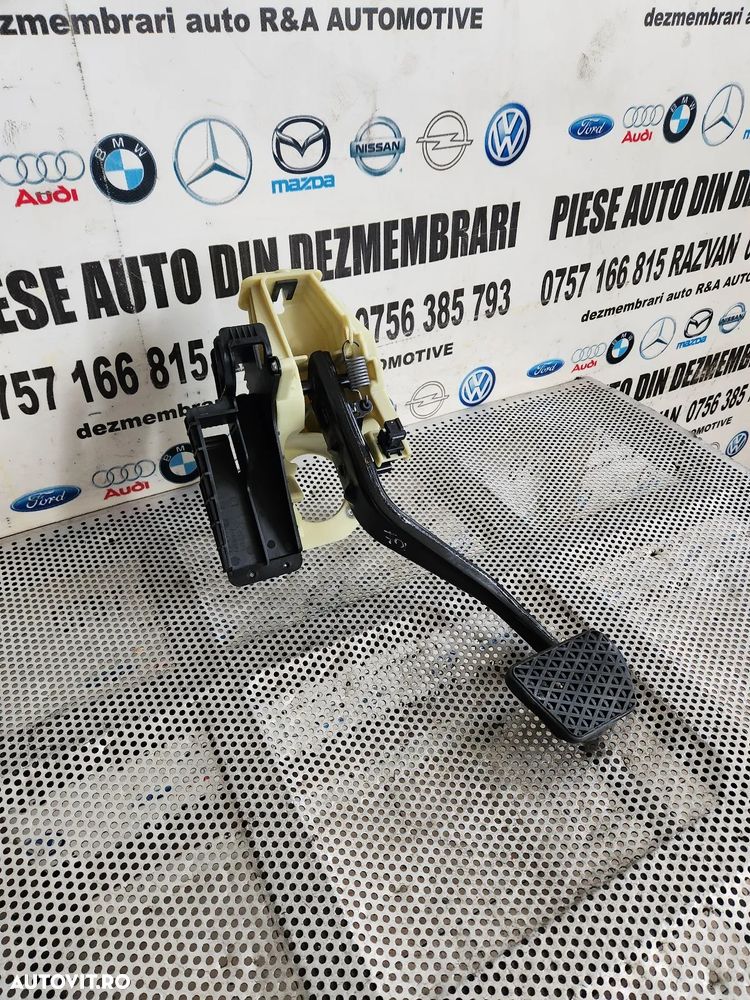 Pedala Frana Cu Suport Pod Pedalier Bmw Seria 7 F01 F02 F03 F04 Volan Stanga Europa Dezmembrez Bmw - 4