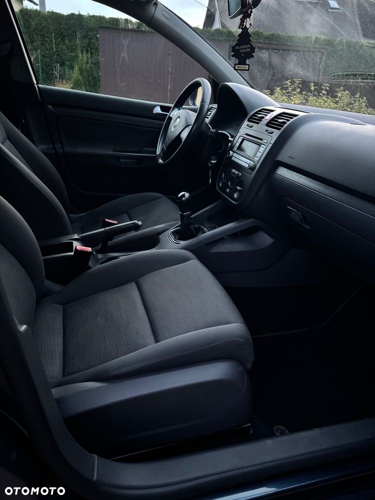 Volkswagen Golf 1.6 FSI Trendline - 8