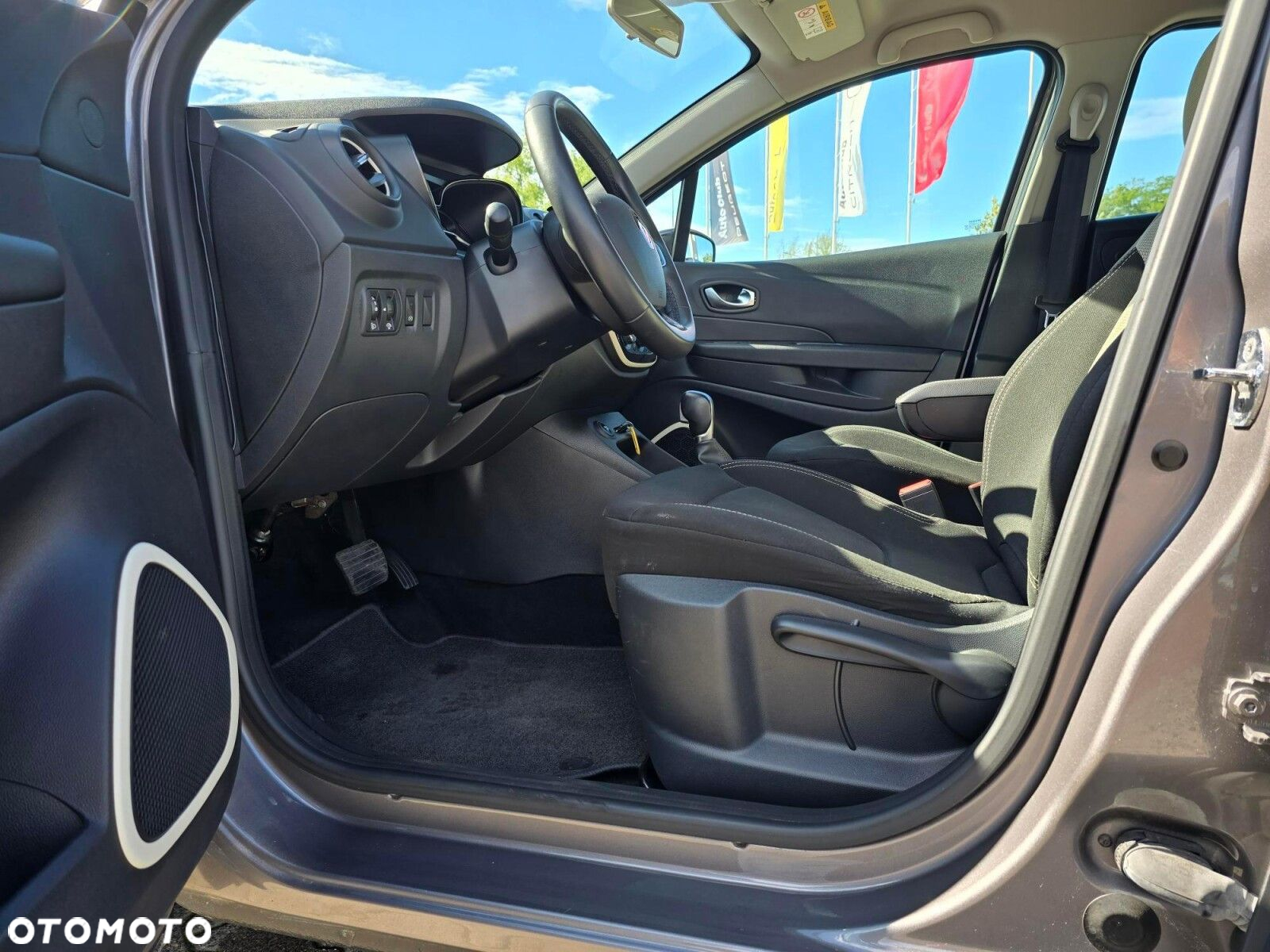 Renault Captur - 12