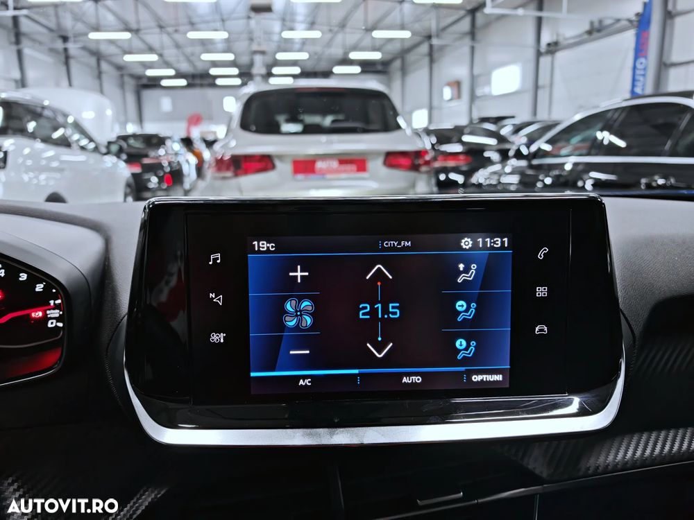 Peugeot 2008 PureTech 130 EAT8 Allure - 16