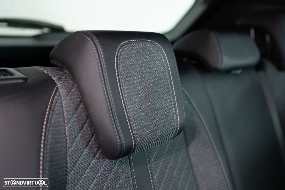 Peugeot 2008 1.2 Hybrid Allure e-DCS6 - 31