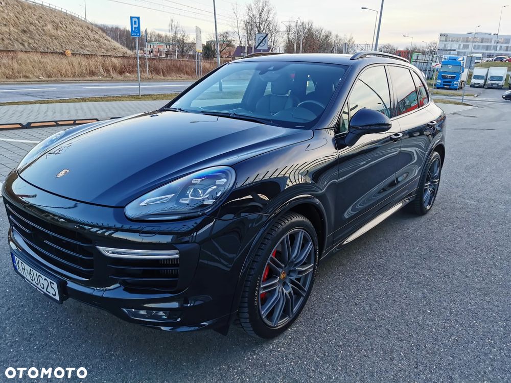 Porsche Cayenne - 4