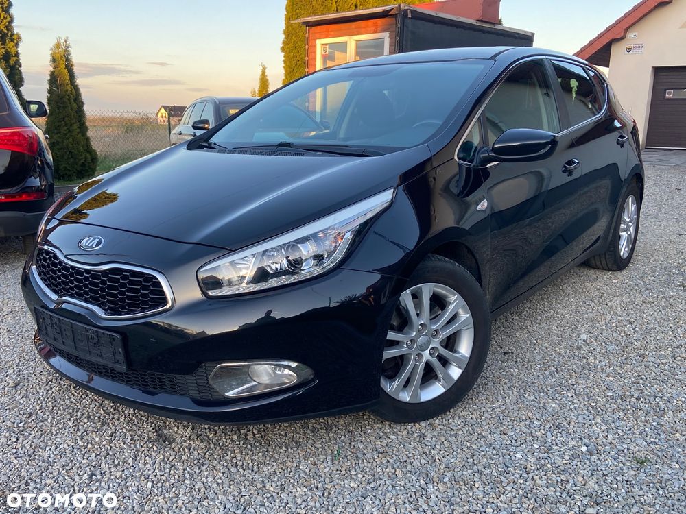 Kia Ceed 1.6 CRDi 128 ISG Spirit - 13