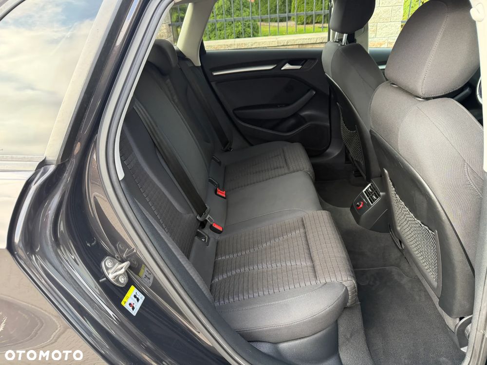 Audi A3 Sportback 1.4 TFSI e-tron S line Sportpaket - 20