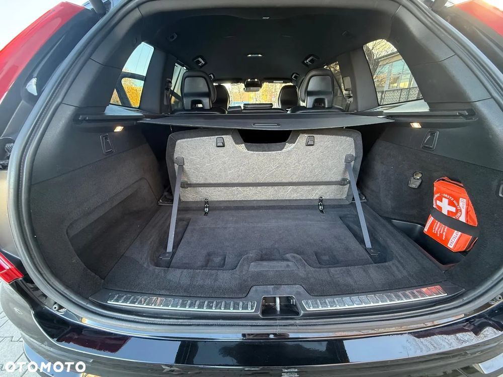 Volvo XC 90 D5 AWD R-Design - 11