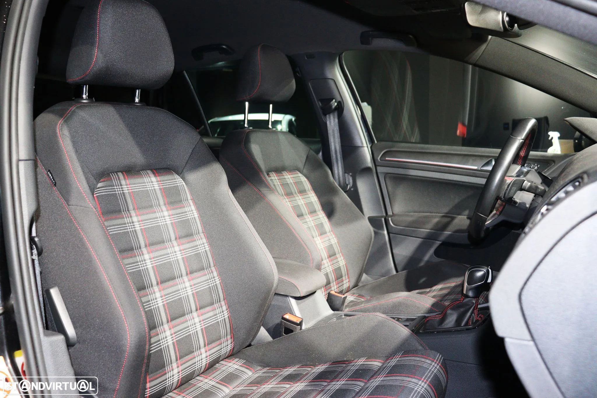 VW Golf 2.0 TSI GTI DSG Performance - 15