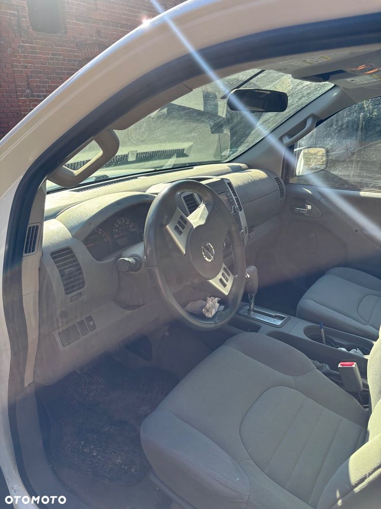 Nissan Frontier - 12