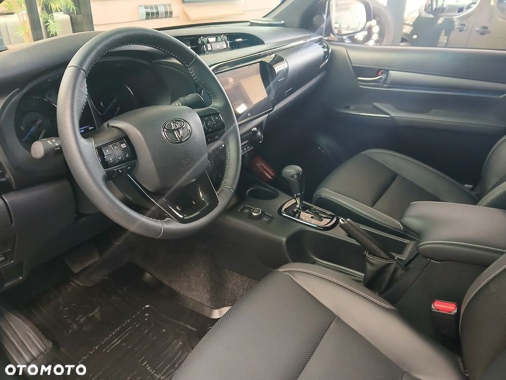 Toyota HILUX - 8