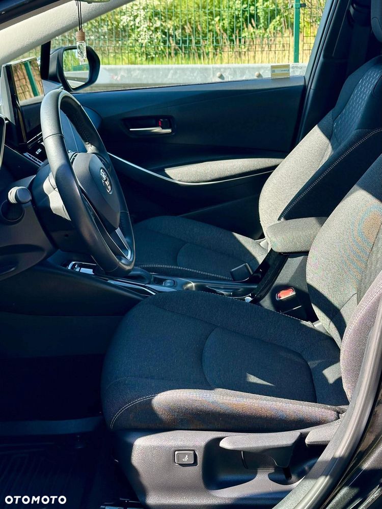 Toyota Corolla - 12