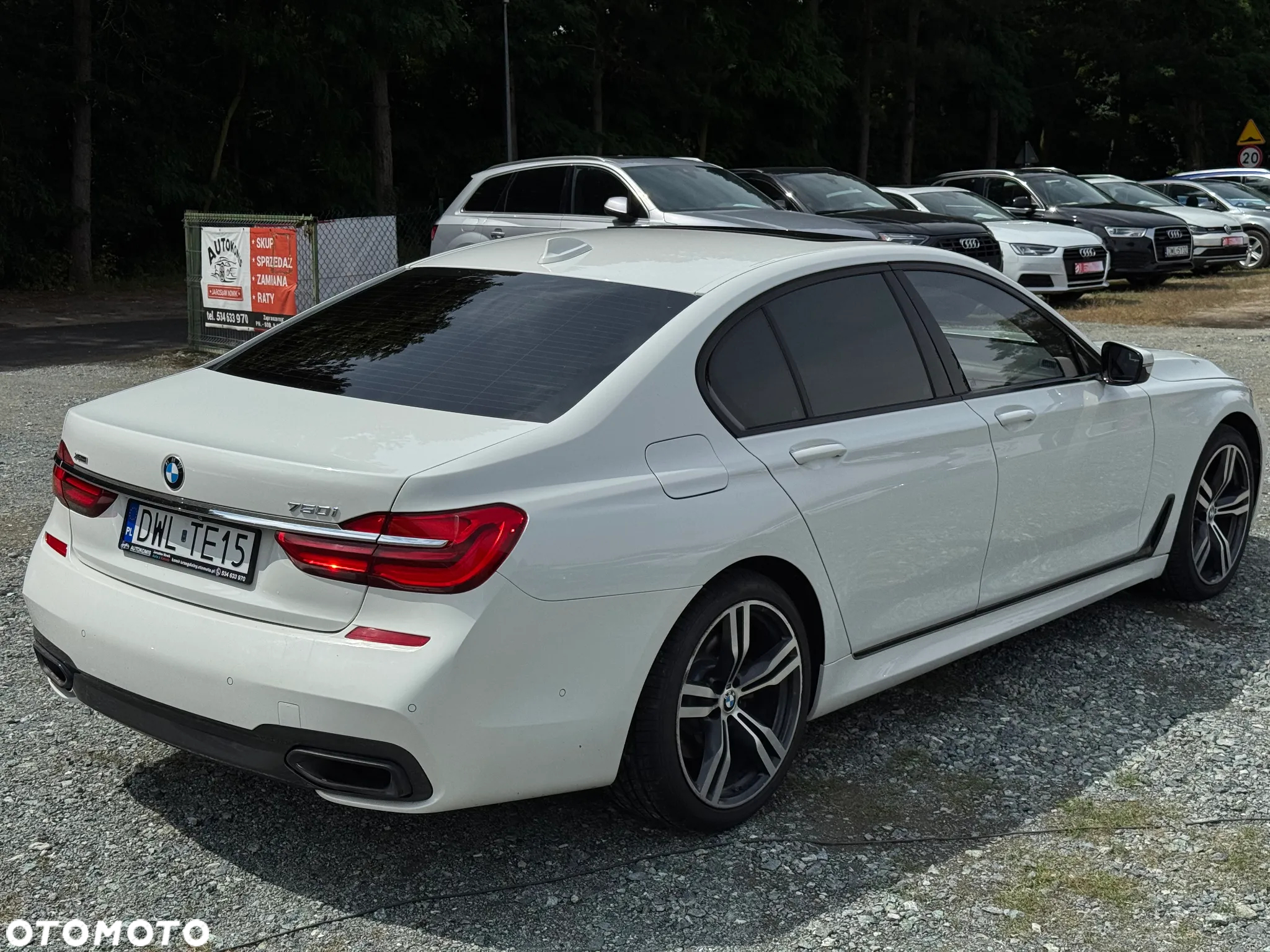 BMW Seria 7 750i xDrive - 13