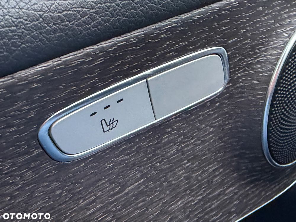 Mercedes-Benz Klasa C 200 9G-TRONIC AMG Line - 15