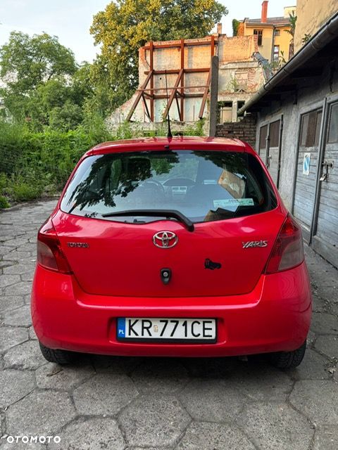 Toyota Yaris - 11