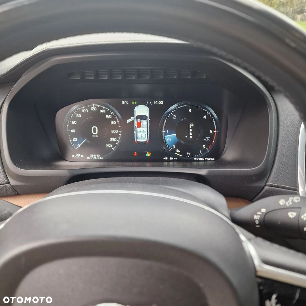 Volvo XC 90 D5 AWD R-Design 7os - 9