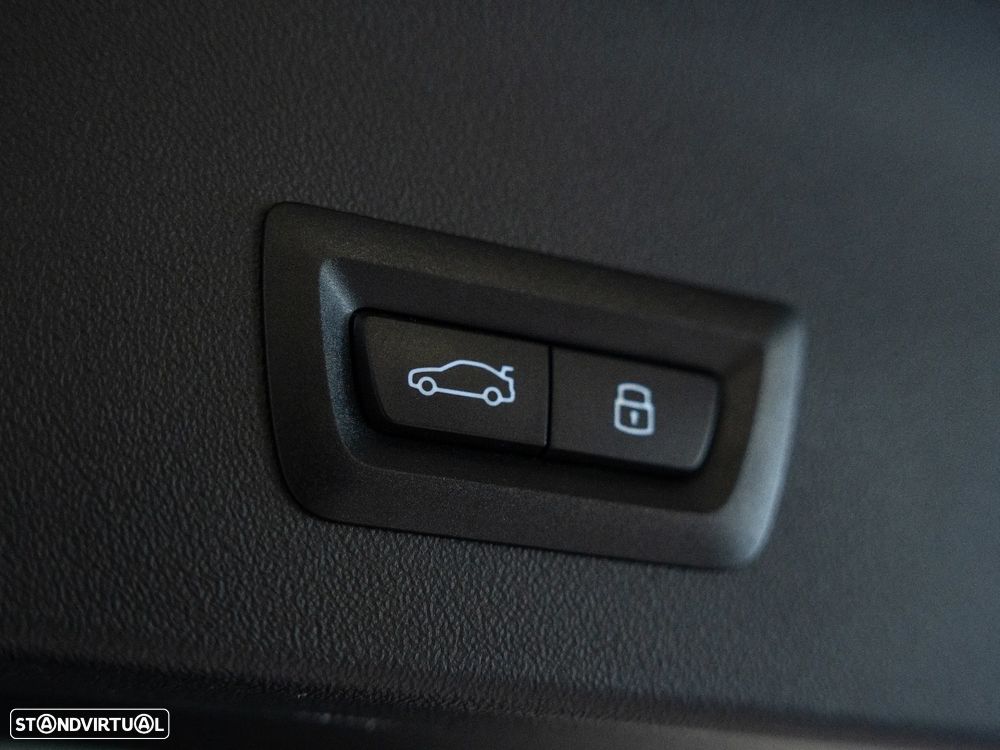 BMW X3 30 e xDrive Pack M Desportivo - 20