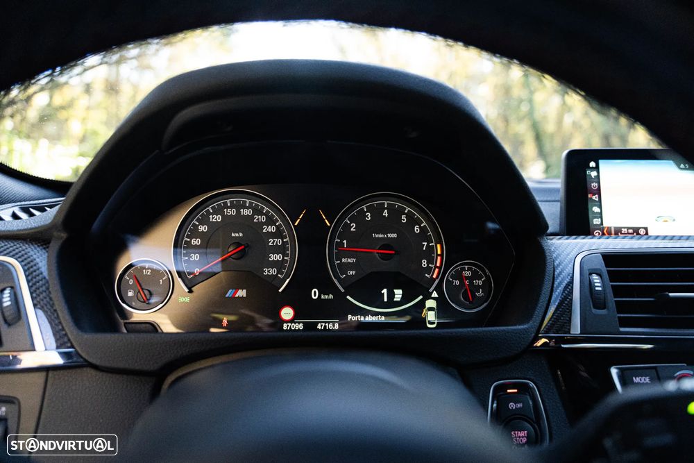 BMW M4 Coupe DKG Competition - 38