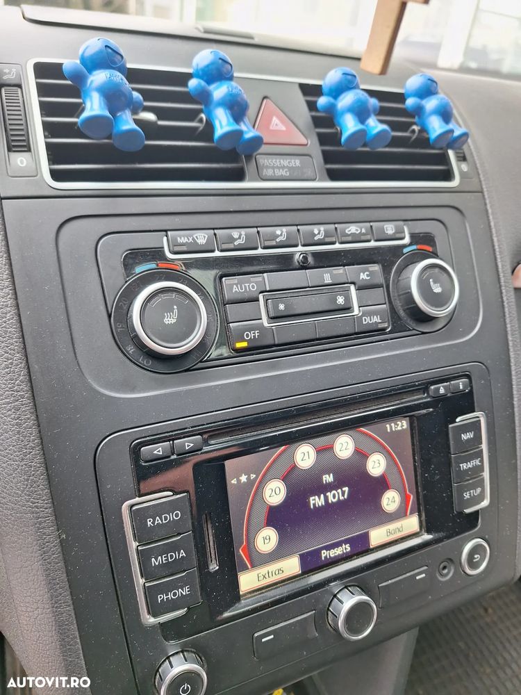 Volkswagen Touran 2.0 TDI DPF BlueMotion Technology Highline - 8