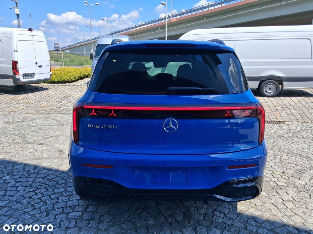 Mercedes-Benz GLB - 6