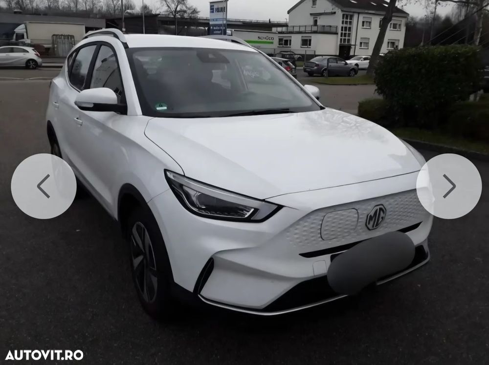 MG ZS EV Standard Luxury - 3