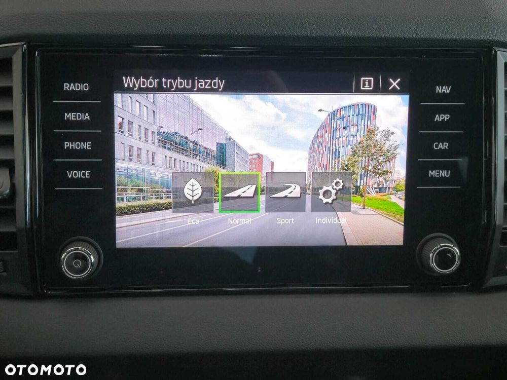 Skoda Karoq 1.5 TSI ACT Sportline DSG - 28