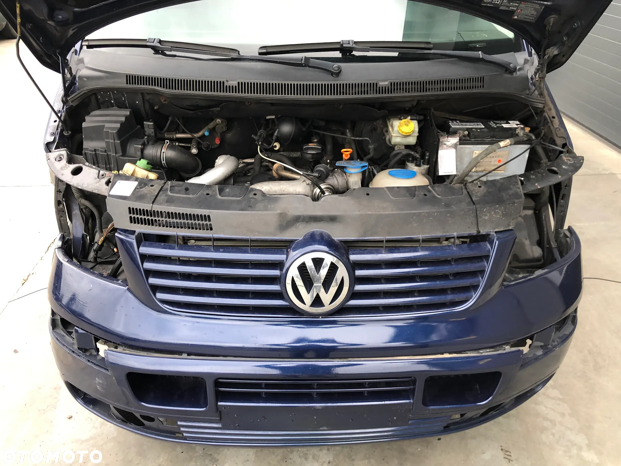 Volkswagen Caravelle - 16
