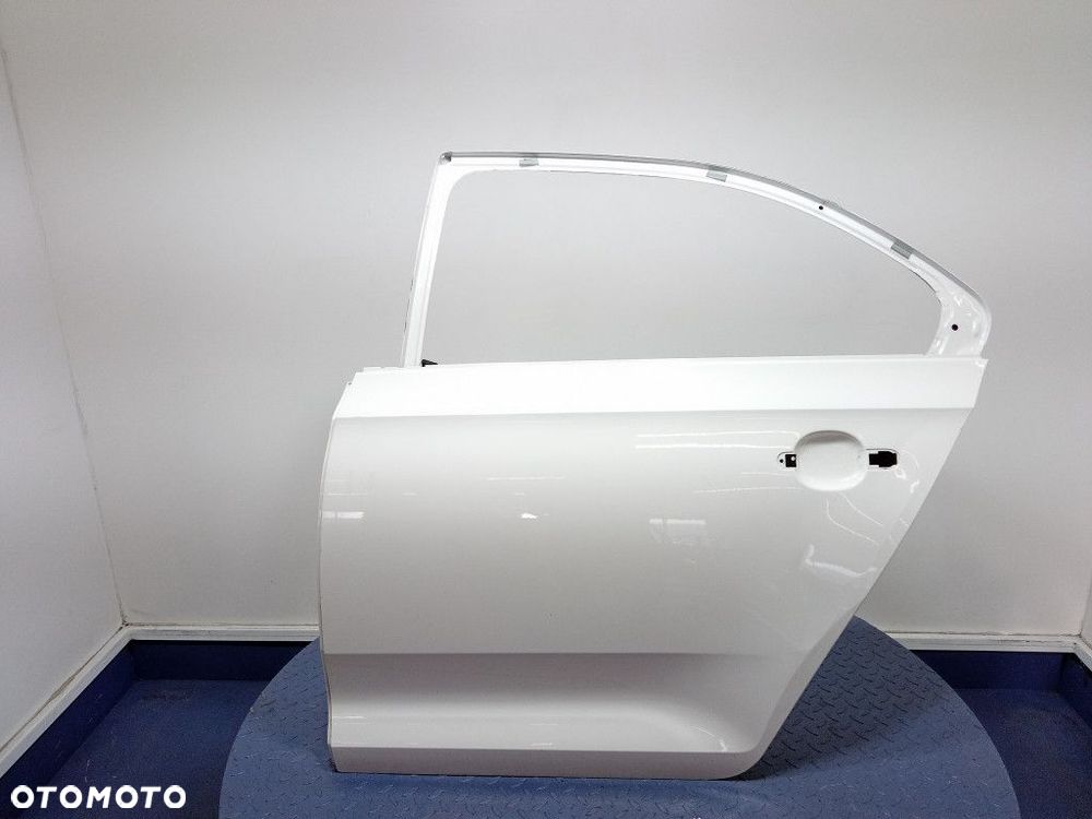 SKODA RAPID SEDAN DRZWI TYŁ LEWE TYLNE - 1