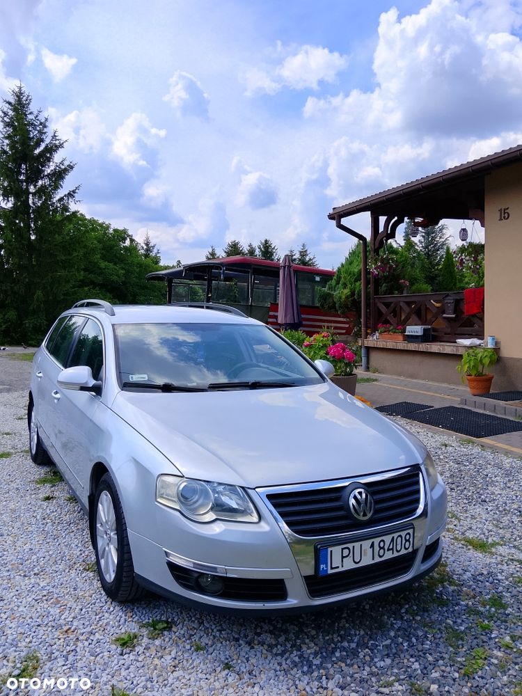 Volkswagen Passat - 1
