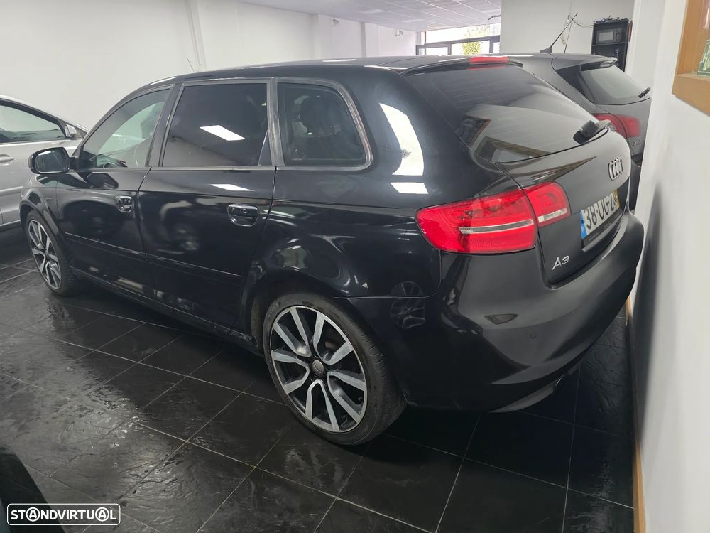 Audi A3 Sportback 1.6 TDI DPF Attraction - 3