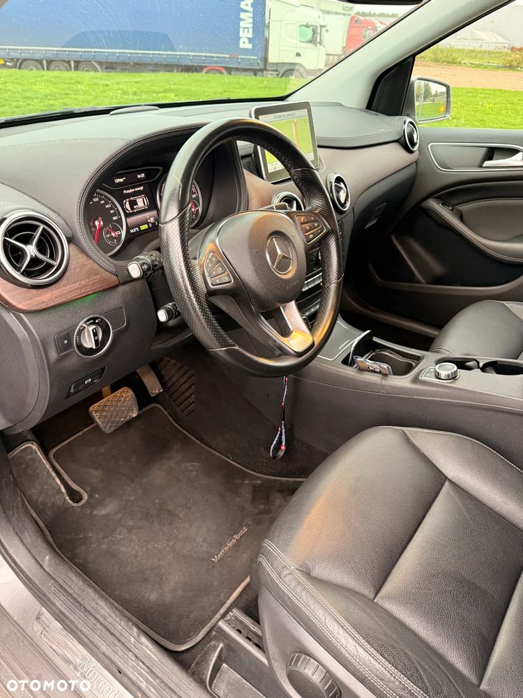 Mercedes-Benz Klasa B (Electric Drive) 250 e - 13