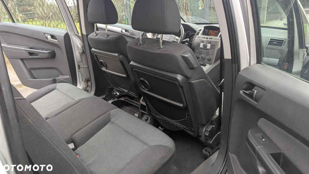 Opel Zafira 1.9 CDTI - 9