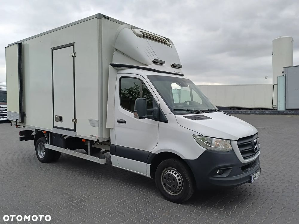 Mercedes-Benz Sprinter - 2